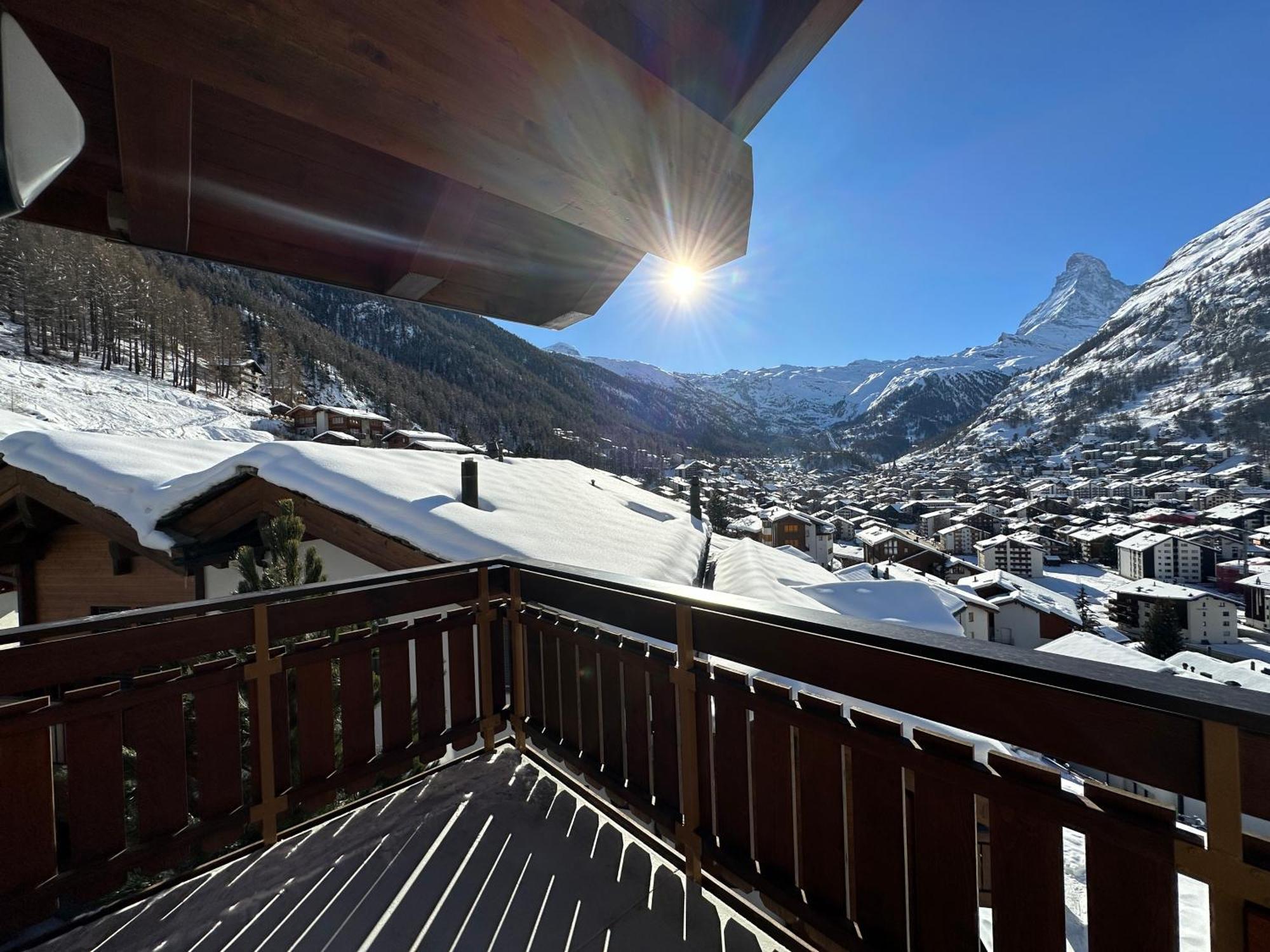 Modern Self-Catering Apartment With Matterhorn Views Zermatt Ngoại thất bức ảnh