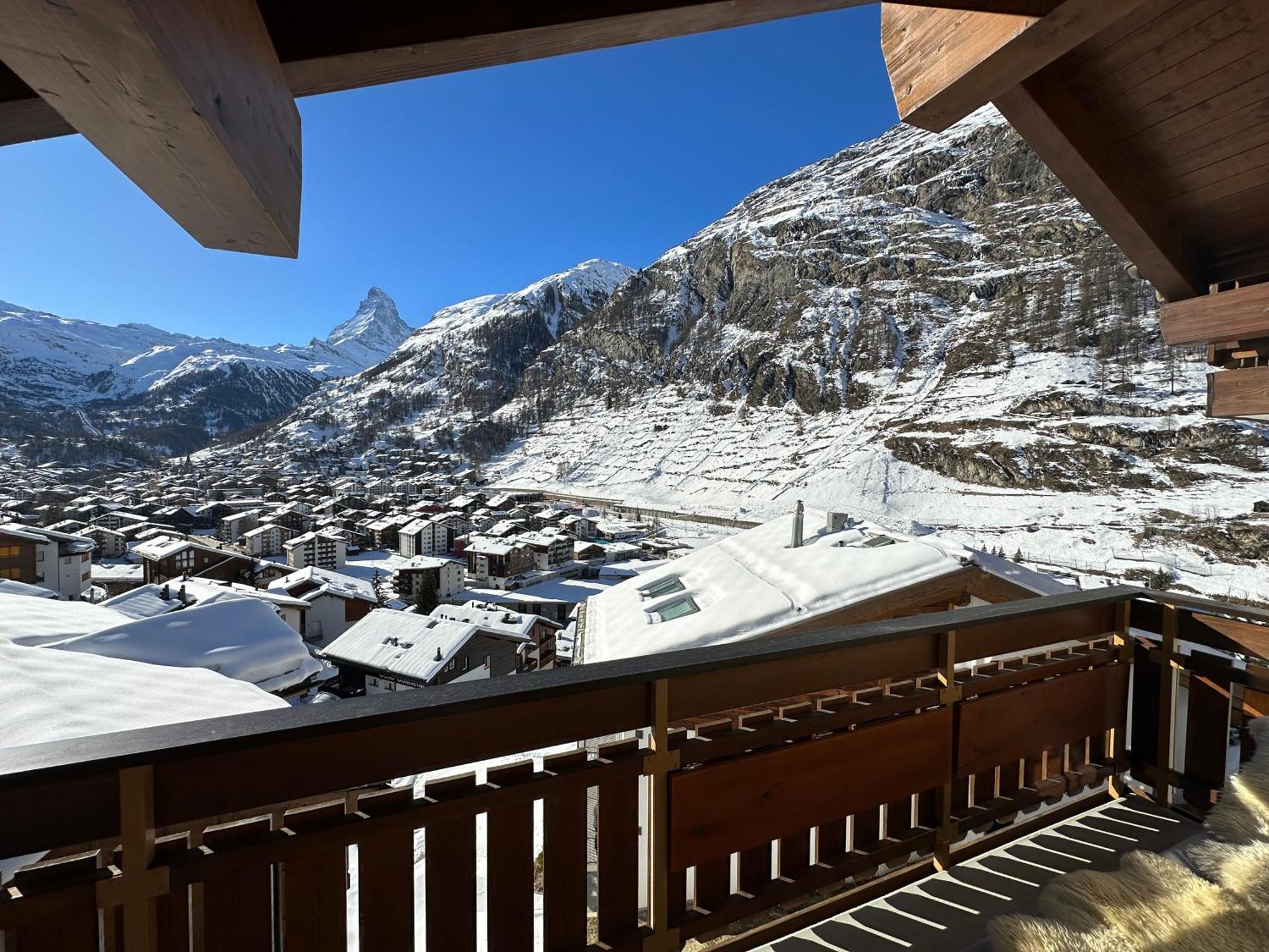 Modern Self-Catering Apartment With Matterhorn Views Zermatt Ngoại thất bức ảnh
